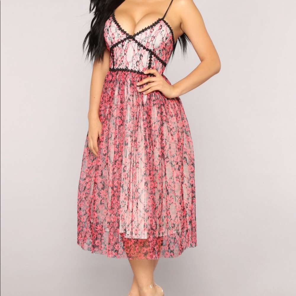 Living In A Material World - Coral/Black